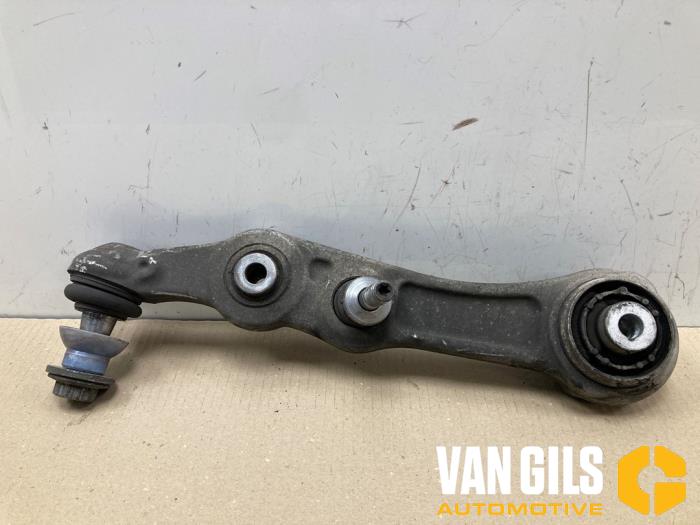 Främre undre gaffelben, höger från en Mercedes-Benz C Estate (S205) C-180 BlueTEC, C-180 d 1.6 16V 2016