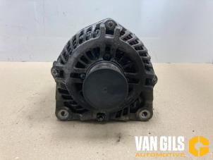 Gebruikte Dynamo Renault Master III (MA/MB/MC/MD/MH/MF/MG/MH) Prijs op aanvraag aangeboden door Van Gils Automotive