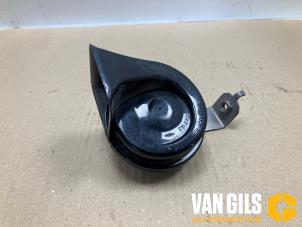 Begagnade Signalhorn Audi Q3 (F3B) 1.5 35 TFSI 16V Pris på förfrågan erbjuds av Van Gils Automotive