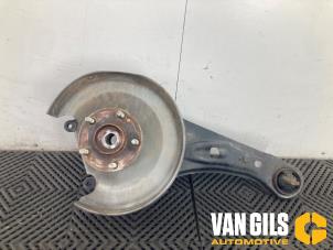 Gebruikte Asschenkel links-achter Mitsubishi Outlander (GF/GG) 2.0 16V PHEV 4x4 Prijs € 175,00 Margeregeling aangeboden door Van Gils Automotive