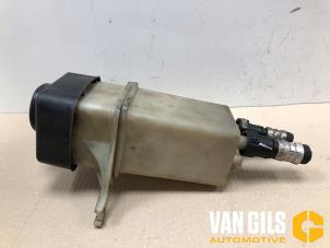 Używane Zbiornik oleju wspomagania kierownicy Fiat Ducato (250) 2.3 D 120 Multijet Cena na żądanie oferowane przez Van Gils Automotive