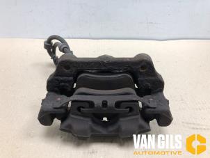 Begagnade Främre bromsok, höger BMW 3 serie Touring (F31) 318d 2.0 16V Pris på förfrågan erbjuds av Van Gils Automotive