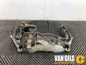 Begagnade Fäste, växellåda BMW X5 (F15) xDrive 40e 2.0 Pris på förfrågan erbjuds av Van Gils Automotive