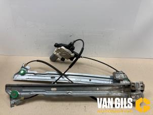 Gebruikte Ruitmechaniek 2Deurs links-voor Mercedes Viano (639) 2.2 CDI 16V Prijs op aanvraag aangeboden door Van Gils Automotive