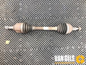 Gebruikte Cardanas links-voor (VWA) Renault Trafic Passenger (1JL/2JL/3JL/4JL) Prijs op aanvraag aangeboden door Van Gils Automotive