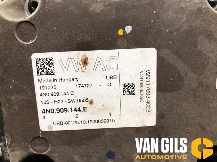 Styrbox från en Audi Q5 (FYB/FYG) 2.0 50 TFSI e 16V Quattro 2020