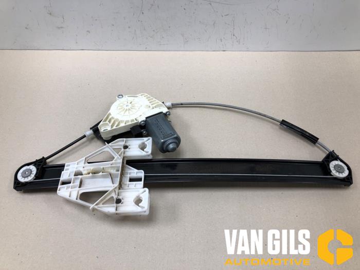 Fönstermekanism för bakre dörr, 4-dörrars, vänster från en Audi Q5 (FYB/FYG) 2.0 50 TFSI e 16V Quattro 2020