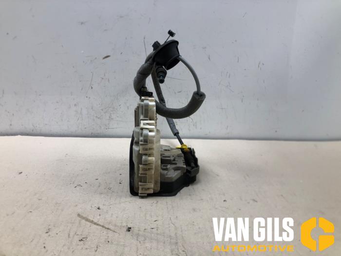 Dörrmekanism, 4-dörrars, höger bak från en Audi Q5 (FYB/FYG) 2.0 50 TFSI e 16V Quattro 2020