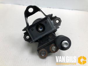 Gebruikte Motorsteun Toyota Aygo (B40) 1.0 12V VVT-i Prijs op aanvraag aangeboden door Van Gils Automotive