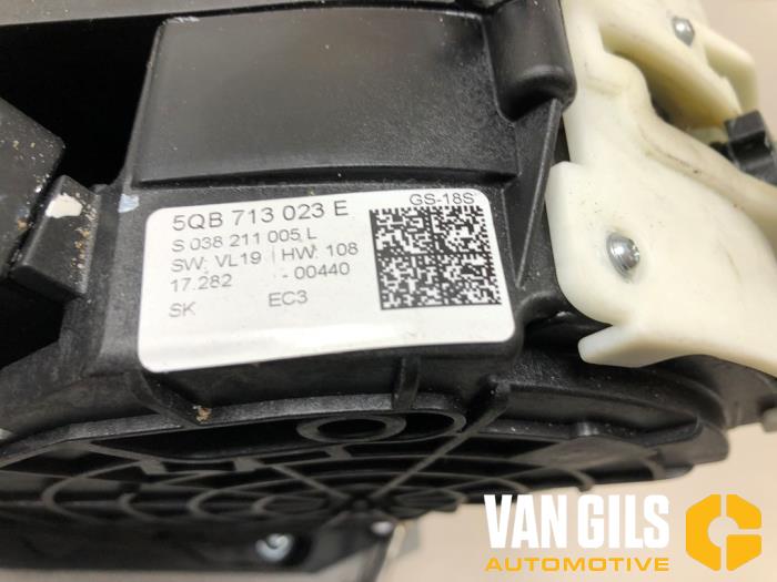 Schakelmechaniek van een Volkswagen Touran (5T1) 1.4 TSI 2017