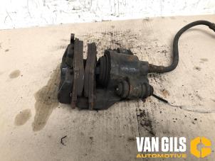 Gebruikte Remklauw (Tang) links-achter Mercedes ML I (163) 270 2.7 CDI 20V Prijs € 65,00 Margeregeling aangeboden door Van Gils Automotive