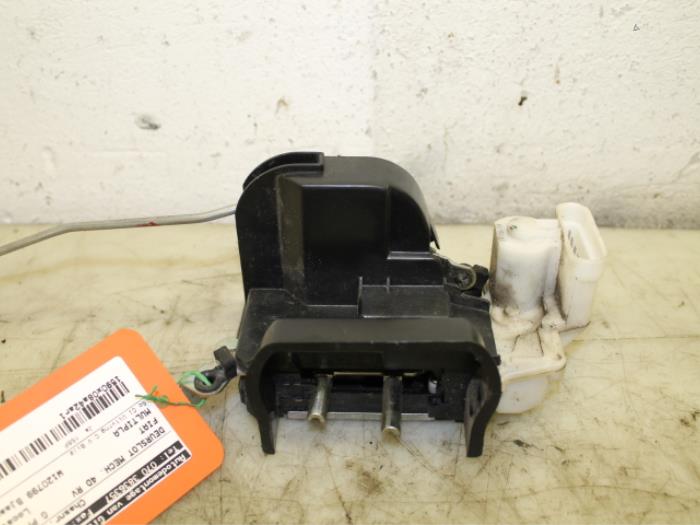 Portierslot Mechaniek 4Deurs rechts-voor van een Fiat Multipla (186) 1.6 16V 100 SX,ELX 2005