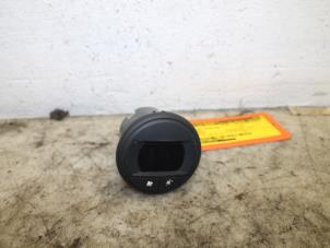 Gebruikte Chaufage Schakelaar Renault Espace (JK) 3.0 dCi V6 24V Prijs € 30,00 Margeregeling aangeboden door Van Gils Automotive