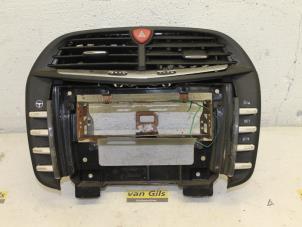 Gebruikte Dashboard deel Lancia Delta (844) 1.4 T-Jet 16V 120 Prijs € 60,00 Margeregeling aangeboden door Van Gils Automotive