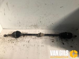 Gebruikte Aandrijfas rechts-voor Kia Pregio (TB) 2.5 TCi Prijs € 74,99 Margeregeling aangeboden door Van Gils Automotive