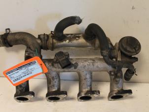 Gebruikte Inlaatspruitstuk Kia Pregio (TB) 2.5 TCi Prijs € 75,00 Margeregeling aangeboden door Van Gils Automotive