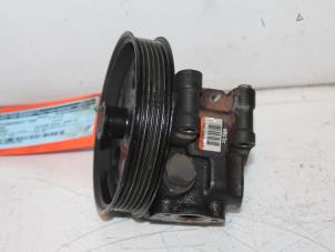 Begagnade Servostyrningspump Ford Mondeo III 2.0 16V Pris € 60,00 Marginaltabell erbjuds av Van Gils Automotive