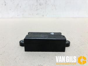 Gebruikte Airbag Sensor Mercedes E (W211) 2.2 E-220 CDI 16V Prijs € 30,00 Margeregeling aangeboden door Van Gils Automotive
