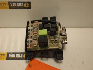 Begagnade Säkringsbox Mazda 323 Fastbreak (BJ14) 1.5 LX,GLX 16V Pris € 75,00 Marginaltabell erbjuds av Van Gils Automotive