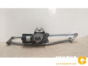 Gebruikte Ruitenwismotor + Mechaniek Renault Kangoo (KC) 1.9 D 55 Prijs € 75,00 Margeregeling aangeboden door Van Gils Automotive