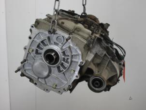 Używane Rozdzielcza skrzynia biegów 4x4 Mitsubishi Pajero Hardtop (V6/7) 3.2 DI-D 16V Cena € 500,00 Procedura marży oferowane przez Van Gils Automotive