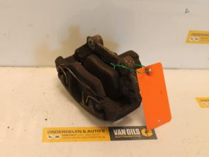 Gebruikte Remklauw (Tang) links-voor Volkswagen Golf IV (1J1) 2.3 V5 GTI Prijs € 70,00 Margeregeling aangeboden door Van Gils Automotive