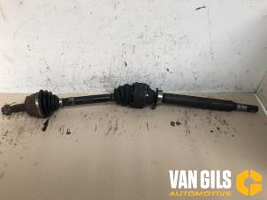 Używane Os napedowa prawy przód Alfa Romeo 146 (930B) 1.9 TD Cena € 74,99 Procedura marży oferowane przez Van Gils Automotive