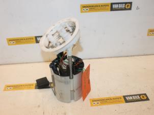 Begagnade Bensinpump BMW 3 serie (E92) 335i 24V Pris € 109,00 Marginaltabell erbjuds av Van Gils Automotive