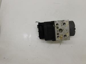 Używane Pompa ABS Alfa Romeo 146 (930B) 1.4 Twin Spark 16V Cena € 75,00 Procedura marży oferowane przez Van Gils Automotive