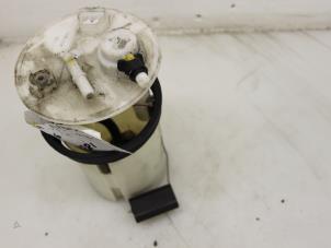 Gebruikte Tankvlotter Toyota Avensis Wagon (T25/B1E) 2.2 D-4D 16V D-CAT Prijs € 40,00 Margeregeling aangeboden door Van Gils Automotive