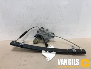 Begagnade Fönstermekanism för bakre dörr, 4-dörrars, vänster Chevrolet Captiva (C100) 2.4 16V 4x4 Pris € 54,00 Marginaltabell erbjuds av Van Gils Automotive