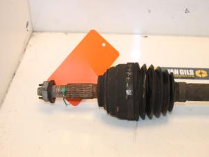 Begagnade Drivaxel, höger fram Dacia Logan MCV (KS) 1.6 16V Pris € 82,00 Marginaltabell erbjuds av Van Gils Automotive