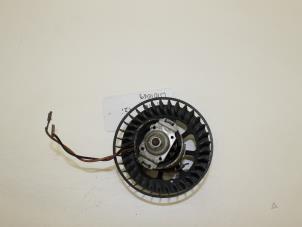 Begagnade Fläktmotor för uppvärmning och ventilation Opel Corsa B (73/78/79) 1.2i 16V Pris € 45,00 Marginaltabell erbjuds av Van Gils Automotive