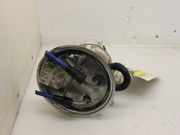 Opvoerpomp van een Opel Vectra B (36) 2.0 Di 16V 2000