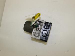 Begagnade ABS-pump Toyota Corolla (E11) 1.6 16V Pris € 75,00 Marginaltabell erbjuds av Van Gils Automotive