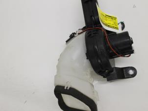 Begagnade Fläktmotor för uppvärmning och ventilation Citroen Xsara Picasso (CH) 2.0 16V Pris € 30,00 Marginaltabell erbjuds av Van Gils Automotive