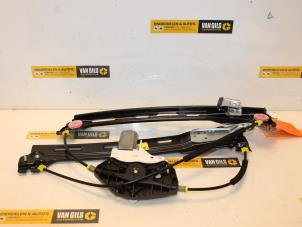 Begagnade Fönstermekanism för bakre dörr, 4-dörrars, höger Volkswagen Sharan (7N) 1.4 TSI 16V Pris € 105,27 Inklusive moms erbjuds av Van Gils Automotive