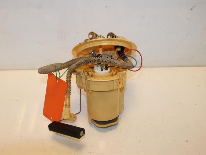 Opvoerpomp van een Opel Vectra C GTS 1.9 CDTI 120 2005