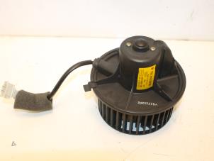 Begagnade Fläktmotor för uppvärmning och ventilation Volkswagen Transporter/Caravelle T4 2.5 TDI Pris € 45,00 Marginaltabell erbjuds av Van Gils Automotive