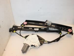 Begagnade Fönstermekanism för bakre dörr, 4-dörrars, höger Volkswagen Sharan (7N) 2.0 TDI 16V Pris € 105,27 Inklusive moms erbjuds av Van Gils Automotive