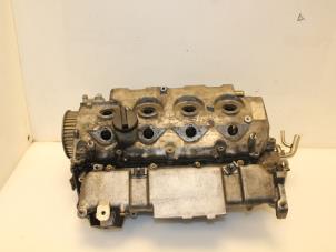 Gebruikte Cilinderkop Toyota Avensis (T25/B1D) 2.0 16V D-4D Prijs € 199,99 Margeregeling aangeboden door Van Gils Automotive