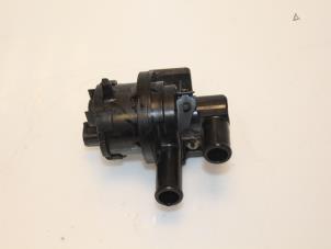 Gebruikte Watercirculatiepomp Honda Civic Tourer (FK) 1.6 i-DTEC Advanced 16V Prijs € 82,00 Margeregeling aangeboden door Van Gils Automotive