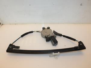 Begagnade Fönstermekanism, 2-dörrars, vänster fram Alfa Romeo 147 (937) 1.6 HP Twin Spark 16V Pris € 50,00 Marginaltabell erbjuds av Van Gils Automotive