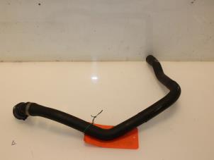 Gebruikte Waterslang aansluiting BMW X1 (E84) sDrive 18i 2.0 16V Prijs € 30,00 Margeregeling aangeboden door Van Gils Automotive