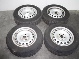 Begagnade Hjuluppsättning Volkswagen Caddy IV 2.0 TDI 75 Pris € 422,29 Inklusive moms erbjuds av Van Gils Automotive