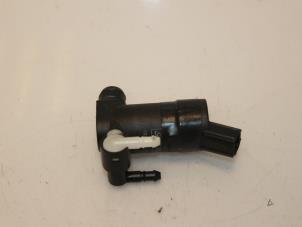 Begagnade Pump, vindrutespolare Volvo V50 (MW) 1.6 D 16V Pris € 30,00 Marginaltabell erbjuds av Van Gils Automotive