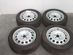 Gebruikte Velgen set Volkswagen Caddy IV 2.0 TDI 122 Prijs € 513,04 Inclusief btw aangeboden door Van Gils Automotive