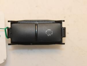 Gebruikte Schakelaar Mercedes E (W212) E-300 V6 24V BlueEFFICIENCY 4-Matic Prijs € 30,00 Margeregeling aangeboden door Van Gils Automotive