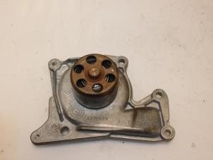 Gebruikte Waterpomp Nissan Qashqai (J11) 1.5 dCi DPF Prijs € 54,00 Margeregeling aangeboden door Van Gils Automotive