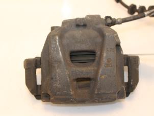 Begagnade Främre bromsok, höger Audi A5 (8T3) 1.8 TFSI 16V Pris € 50,00 Marginaltabell erbjuds av Van Gils Automotive